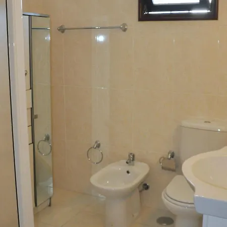 Lovely And Cozy Golf Close To The Marina And All Amenites. *